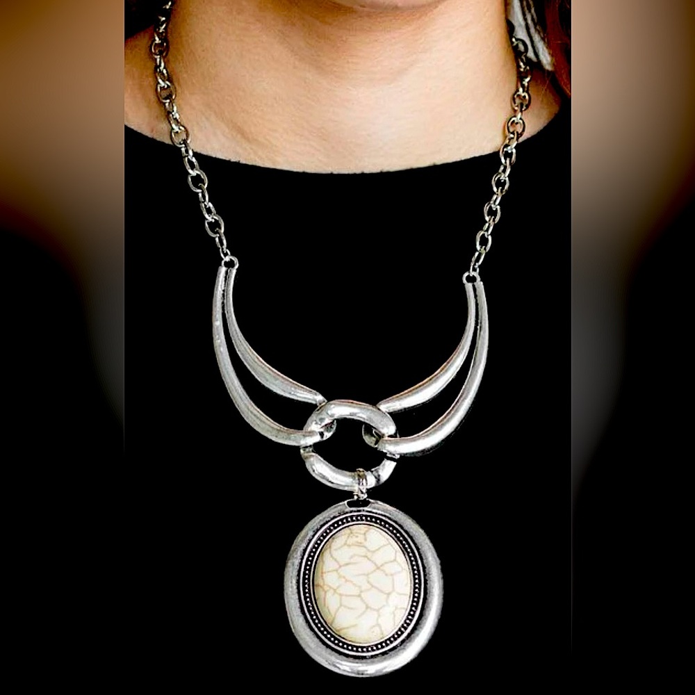 Paparazzi - Divide and RULER - White Necklace